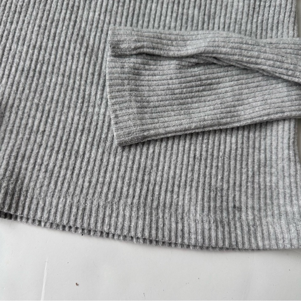 Zara Ribbed Tee - Picture 2 of 6